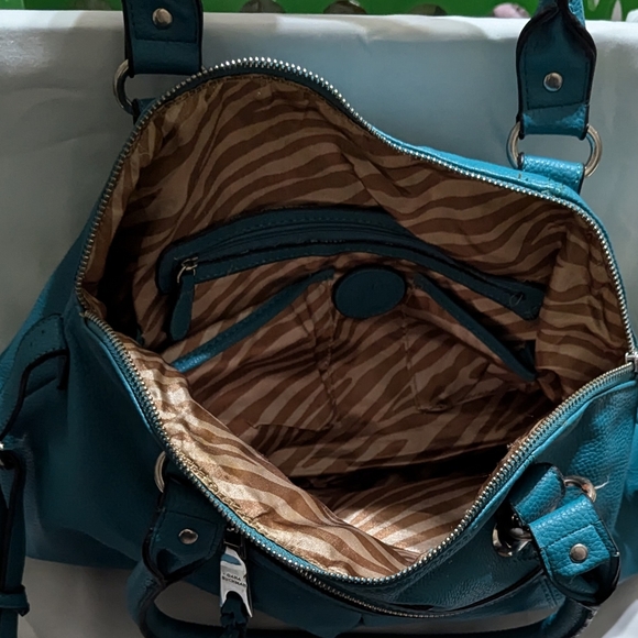 Teal purse long and short straps, so many pockets!! - Picture 4 of 6